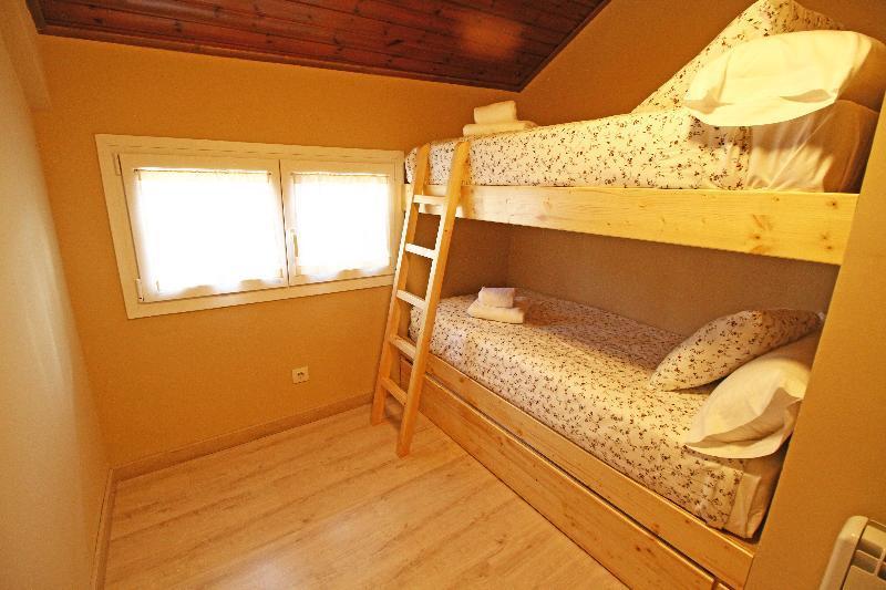 Snoe Apartamentos Mont Romies Plaza サラルデュ エクステリア 写真